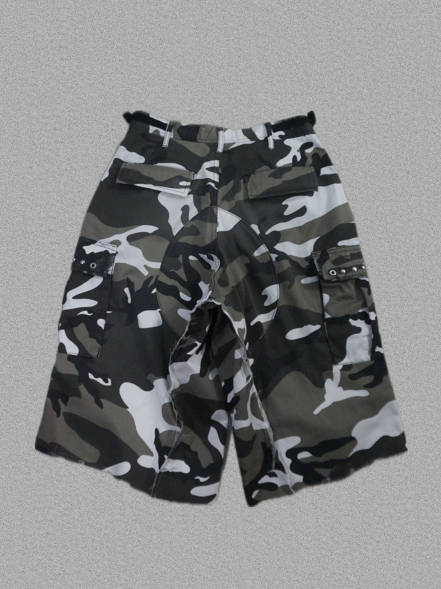 SKELETON JOGGER SHORTS