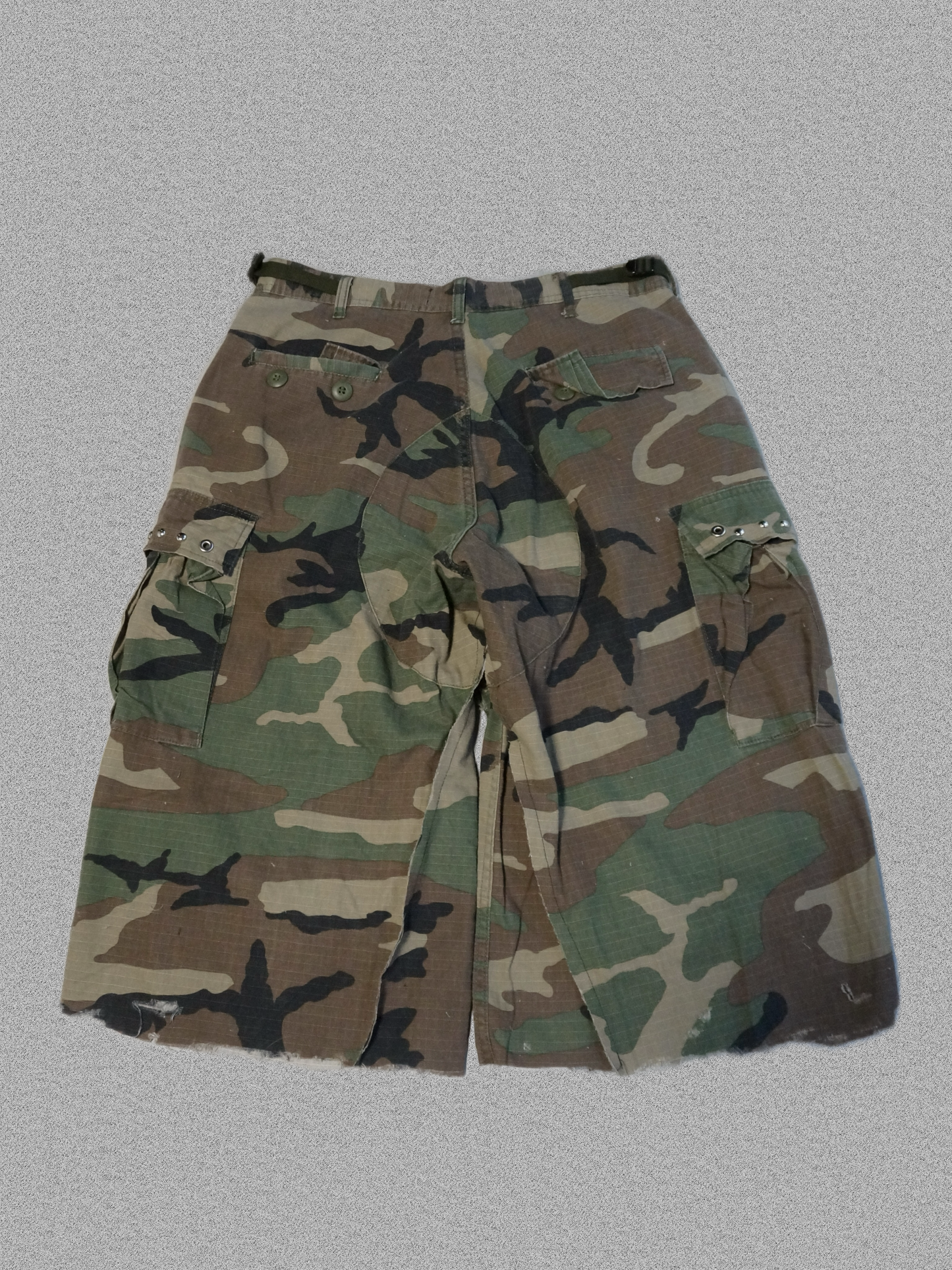SKELETON JOGGER SHORTS