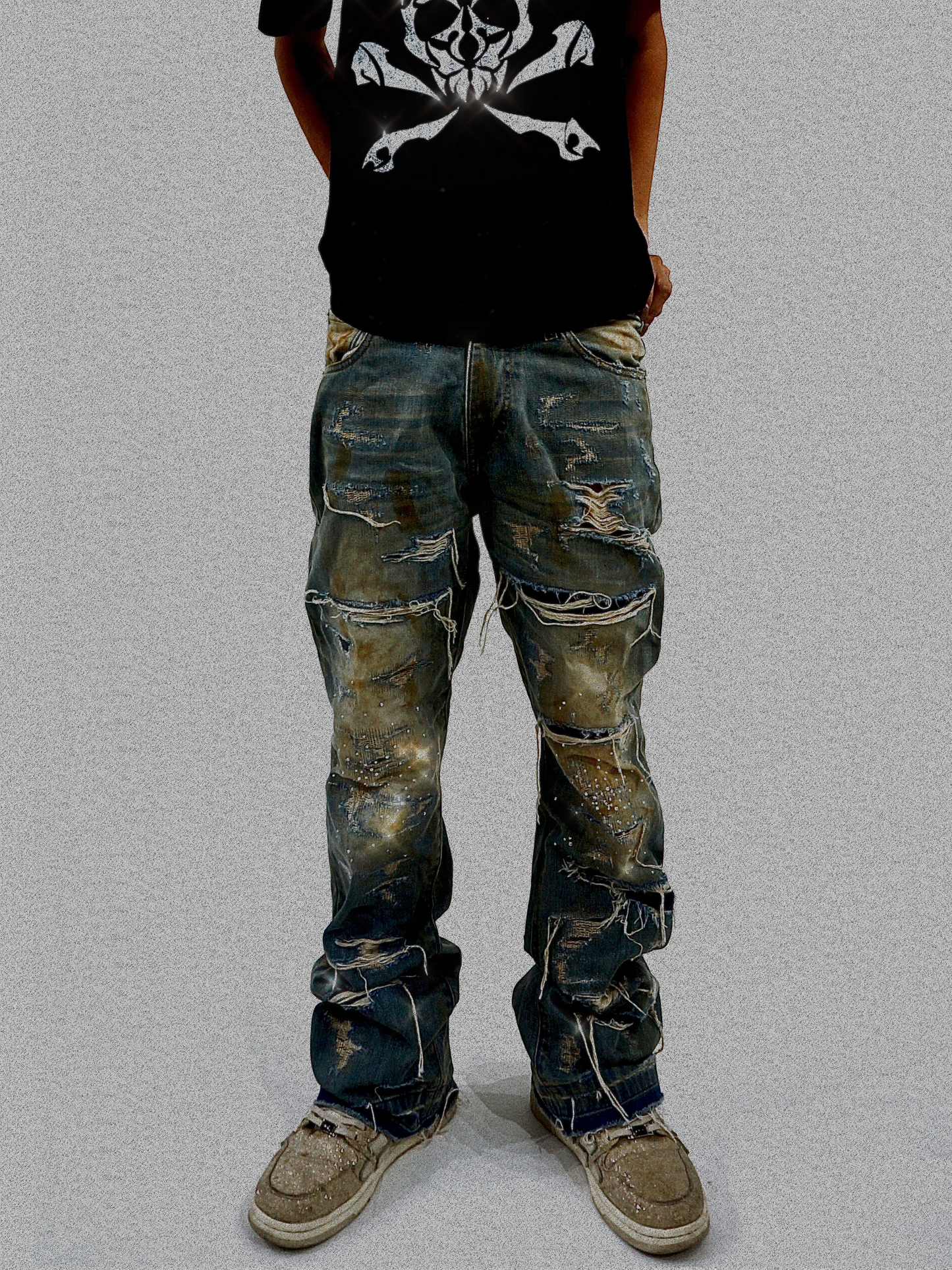 DESTROYED JEANS
