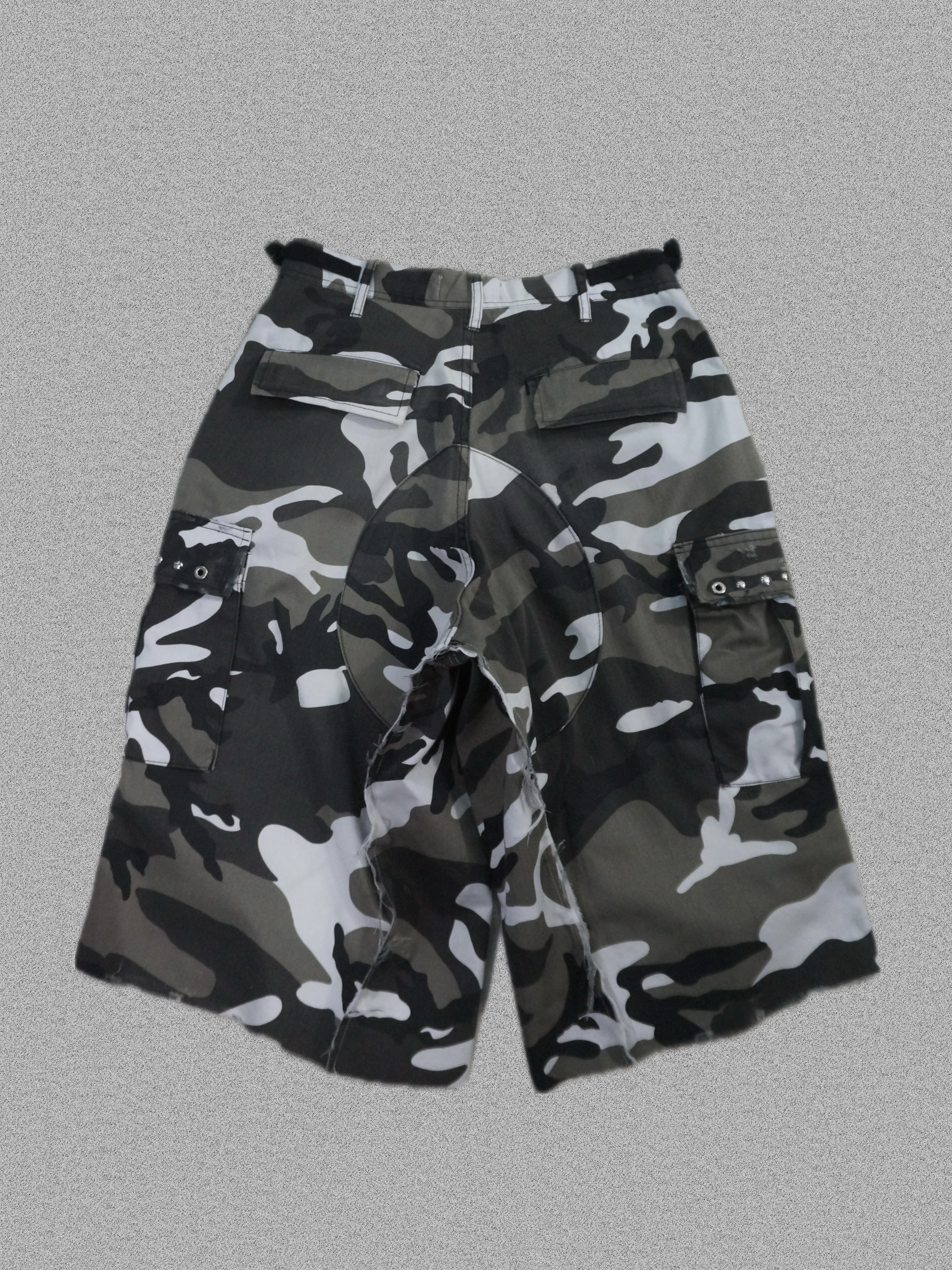 SKELETON JOGGER SHORTS