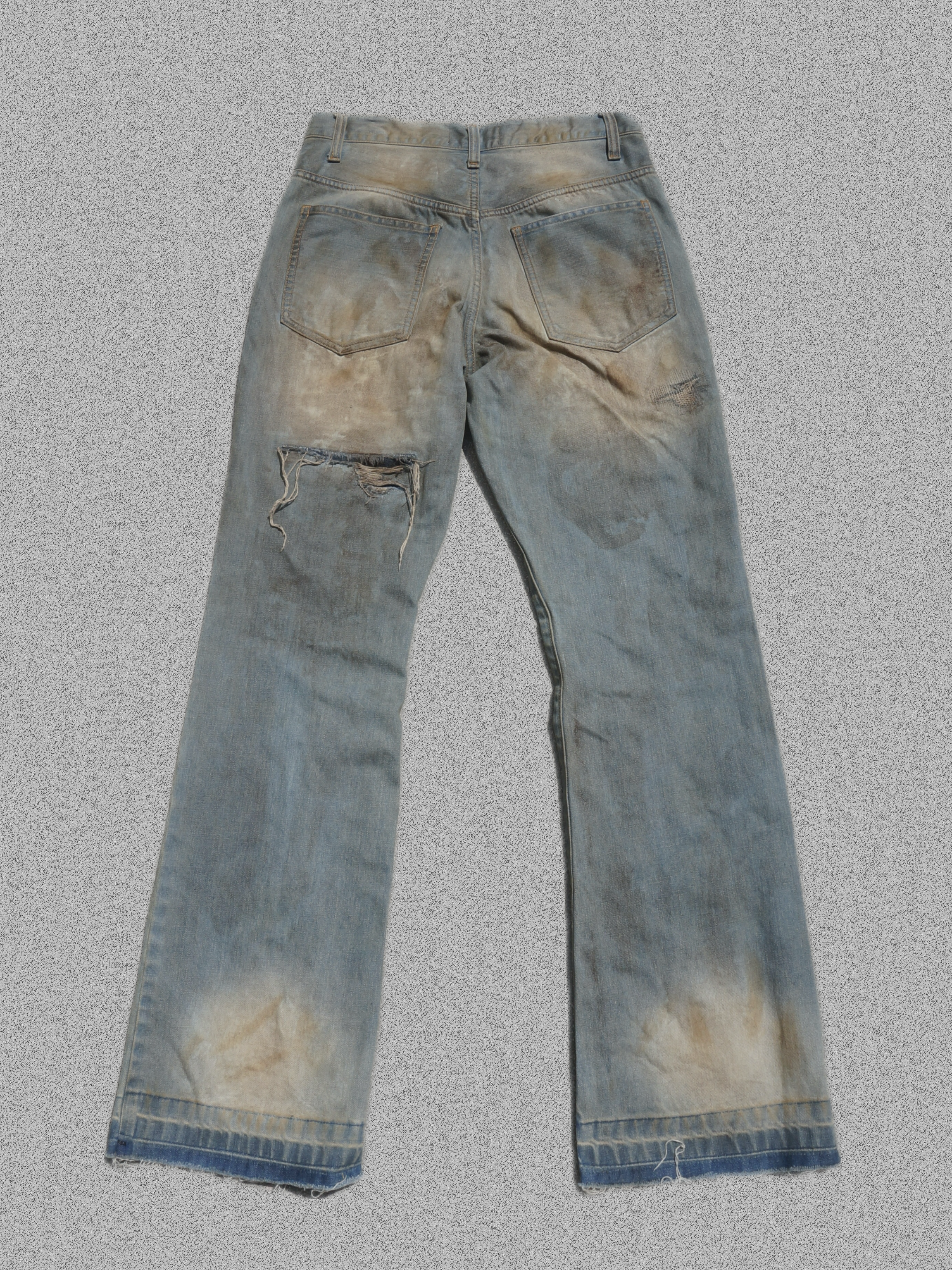 DESTROYED JEANS
