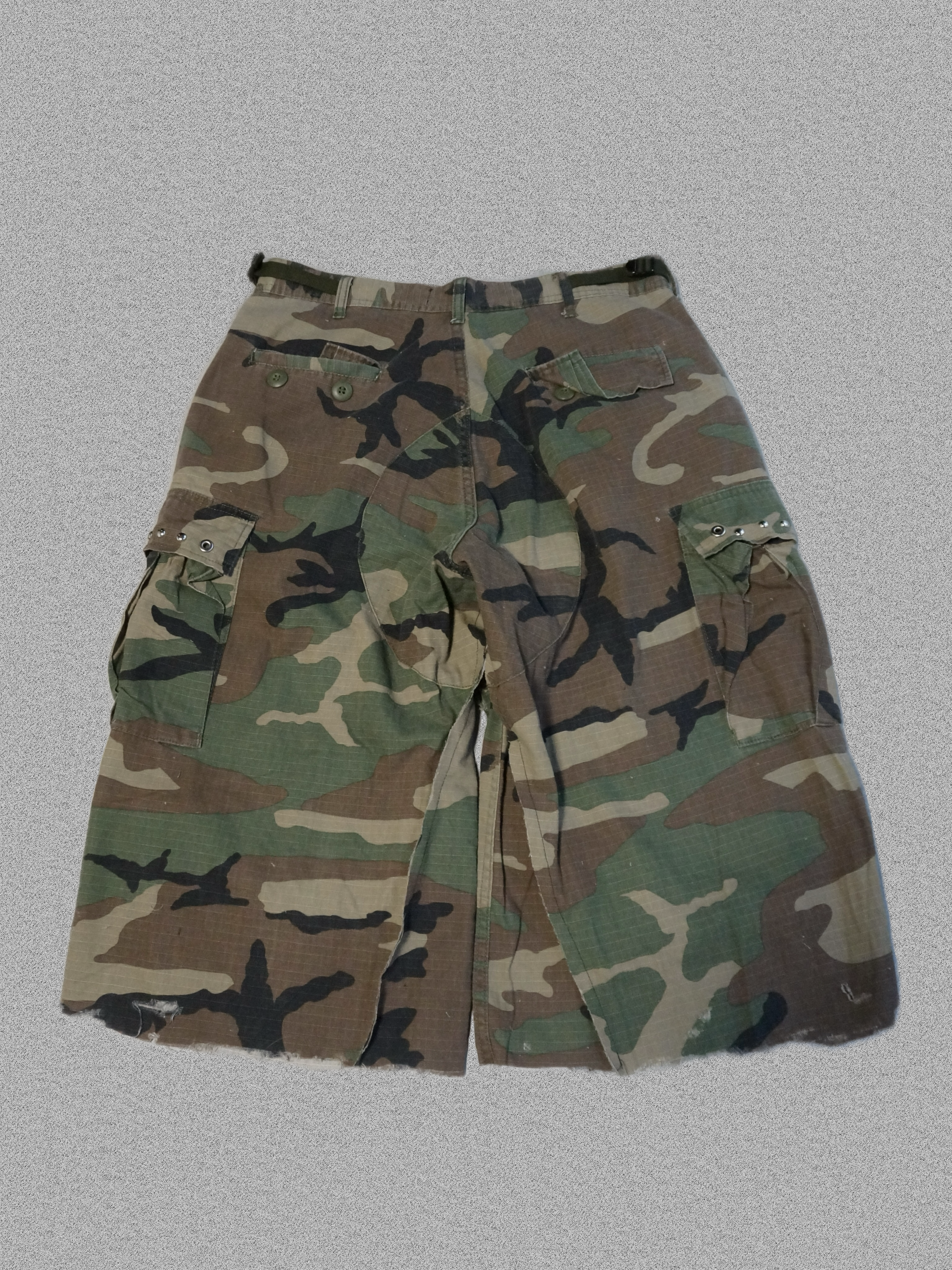 SKELETON JOGGER SHORTS